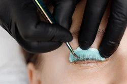 Rehaussement de cils à Grenoble
